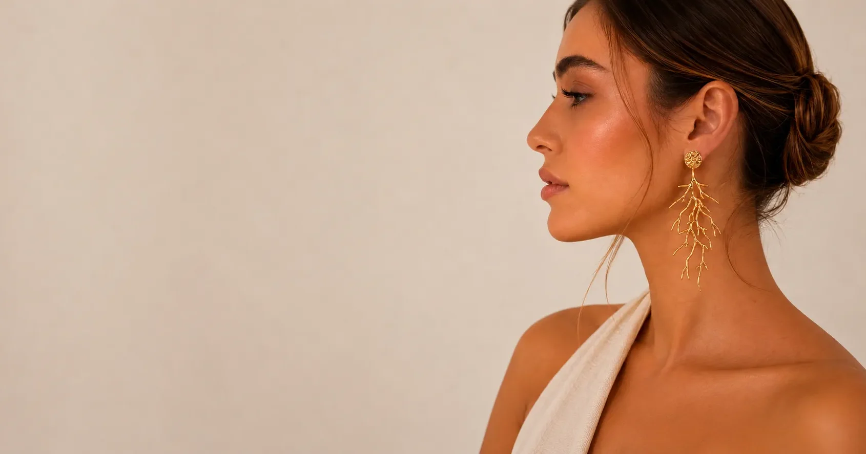 La elegancia. <br/> no sigue las <br/> tendencias. <br/> Las inspira.